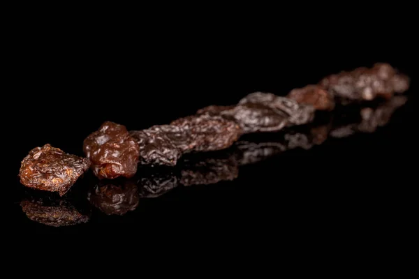 Lote Toda Linha Passas Escuras Secas Isoladas Vidro Preto — Fotografia de Stock