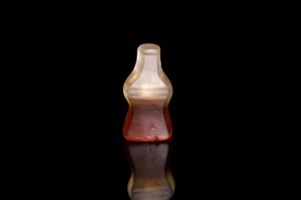 Una Cola Entera Jalea Dulce Aislada Vidrio Negro — Foto de Stock