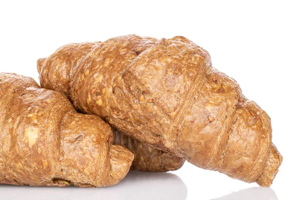 Groep Van Drie Hele Gebakken Volkoren Croissant Close Geïsoleerd Wit — Stockfoto