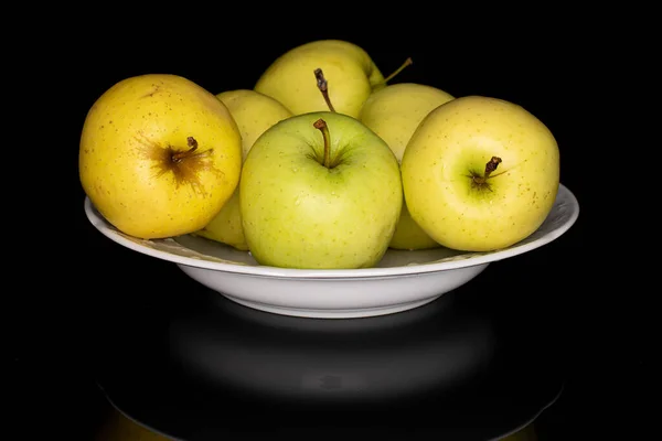 Menge Ganz Grüner Köstlicher Apfel Weißer Schüssel Isoliert Auf Schwarzem — Stockfoto