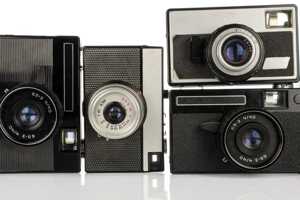 Groupe Quatre Caméras Vintage Isolées Sur Fond Blanc — Photo