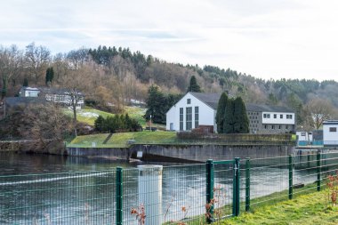 Rur göl güneşli bir günde 