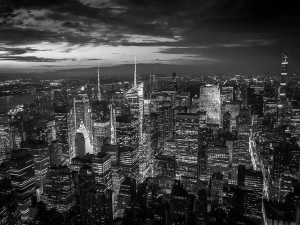 Horizonte de la ciudad de Nueva York en blanco y negro — Foto de Stock