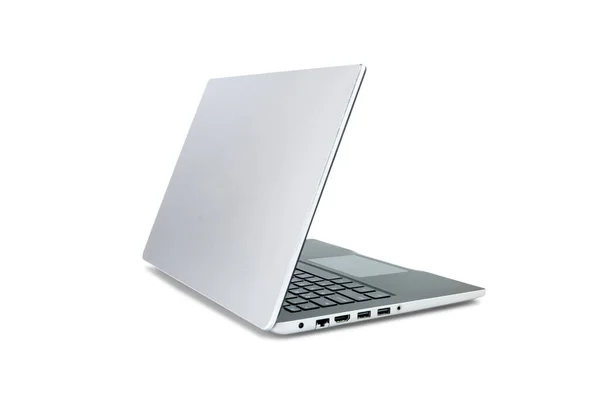 Achteraanzicht van Moderne slanke design laptop, Aluminium materiaal geïsoleerd op witte achtergrond. template laptop Mock up. Bestand bevat met clipping pad zo gemakkelijk om te werken. — Stockfoto