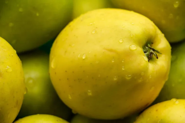 Manzanas Maduras Frescas Primer Plano Grado Oro — Foto de Stock