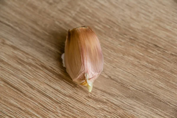 Vitlöksklyfta Trä Bakgrund Närbild — Stockfoto