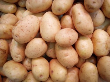 Biraz çiğ patates.