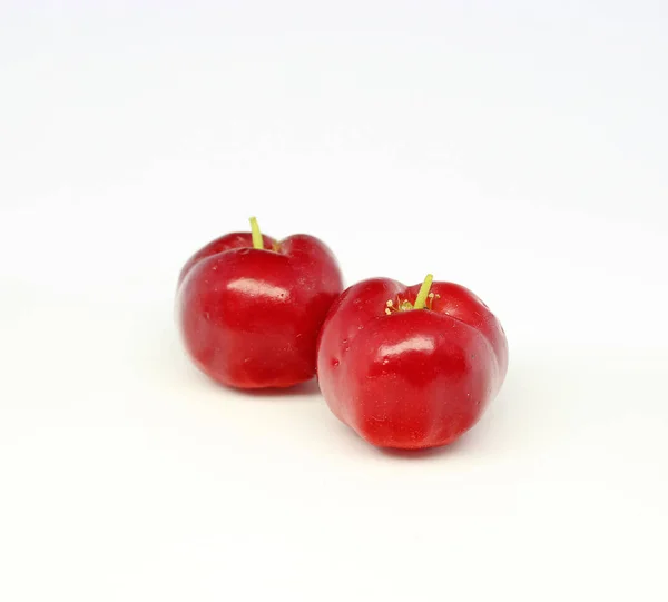 Fruta Fresca Acerola Aislada Blanco —  Fotos de Stock