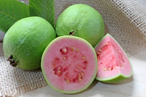 Köstliche Guaven Aus Dem Tropischen Amerika — Stockfoto