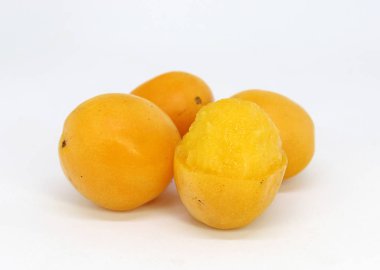 Lezzetli Taze Caja Beyaz Arkaplanda İzole Edildi