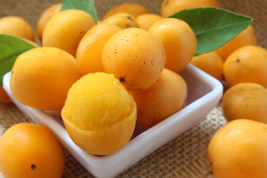 Caja meyvesi. Geleneksel tropik meyve.