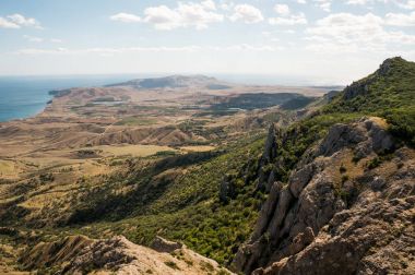 Dağlı ve denizli manzara