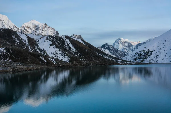 Lago de montaña —  Fotos de Stock