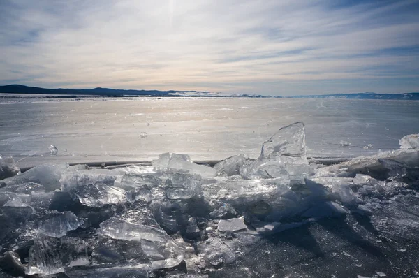 Rivière gelée en hiver — Photo