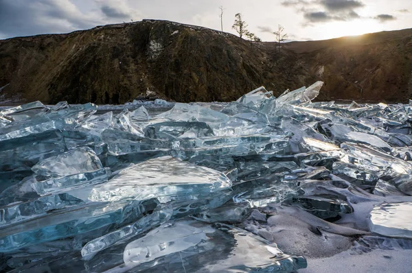 Ladrillos de hielo agrietados — Foto de Stock