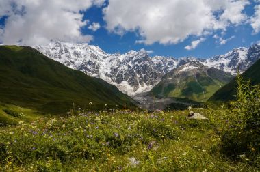 dağlar ve bulutlar sahne