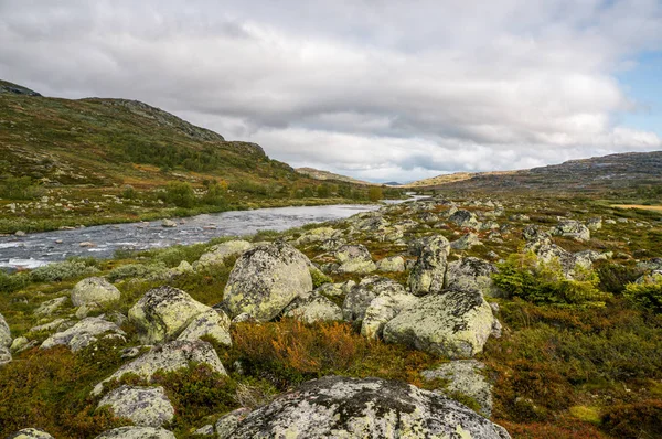 Mountains and clouds scene — Stock Photo, Image