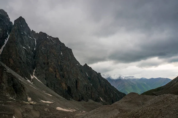 Beautiful rocky mountains — Stock Photo, Image