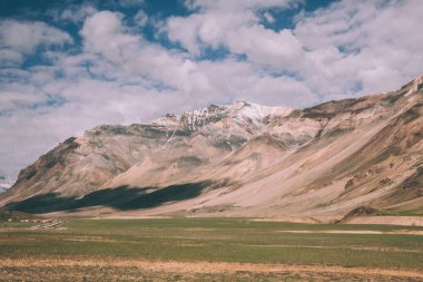 güzel manzaralı dağ manzarası Hint Himalayalar 