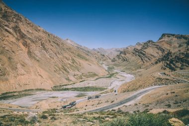 dağ yolundan Hint Himalayalar, Ladakh bölge ile görkemli manzara 