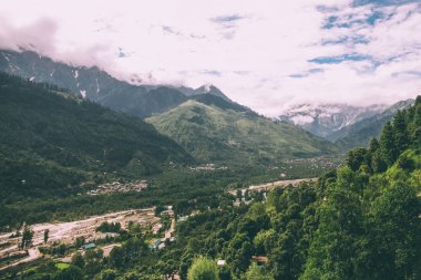 güzel manzaralı dağ manzarası Hint Himalayalar