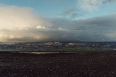 İzlanda'daki güzel doğal ve vahşi manzara