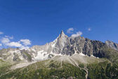 malebný pohled na Skalistých hor a jasně modré obloze, Alpy, Francie