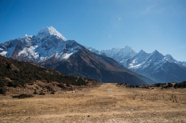 inanılmaz karlı dağlar manzara, Nepal, Sagarmatha, Kasım 2014