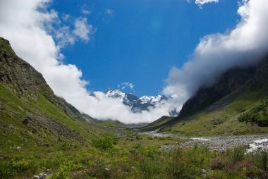 Yeşil güzel uçurumu, Rusya Federasyonu, Kafkasya, Temmuz 2012 görünümünü