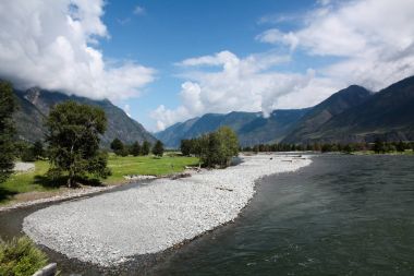 güzel manzaralı dağ ve göl, Altay, Rusya Federasyonu