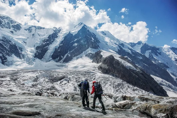 Male Travelers Hiking Snowy Mountains Russian Federation Caucasus July 2012 — Stock Photo, Image