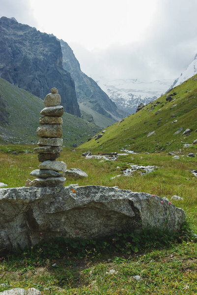 архитектура камней в горах Российской Федерации, Кавказ, июль 2012 г.
