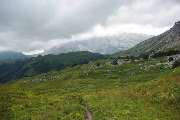 Temmuz 2012 Yolu Vadi Rusya Federasyonu Kafkasya Görüntüleme — Ücretsiz Stok Fotoğraf