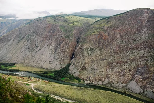 Dağ vadisi — Stok fotoğraf