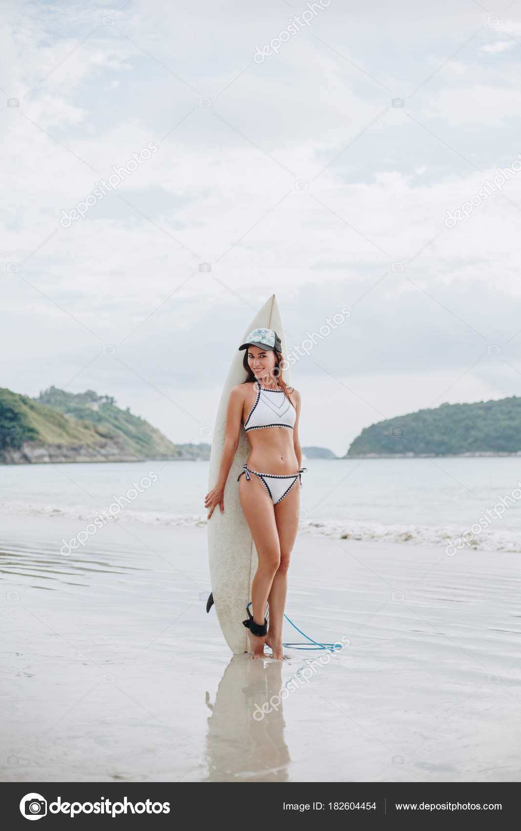 Fille mince maillot de bain sale