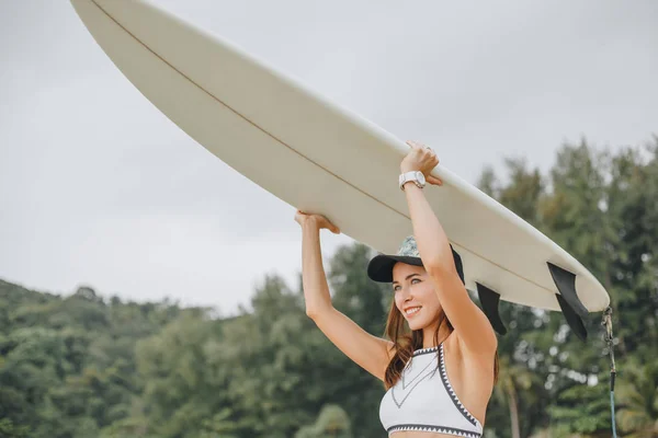 Deska surfingowa — Darmowe zdjęcie stockowe