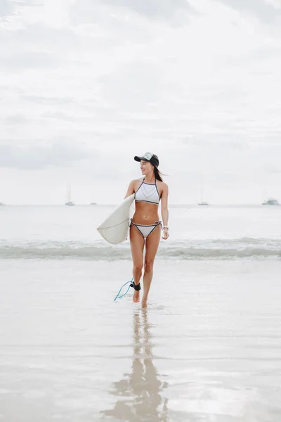 Sörfçü — Ücretsiz Stok Fotoğraf