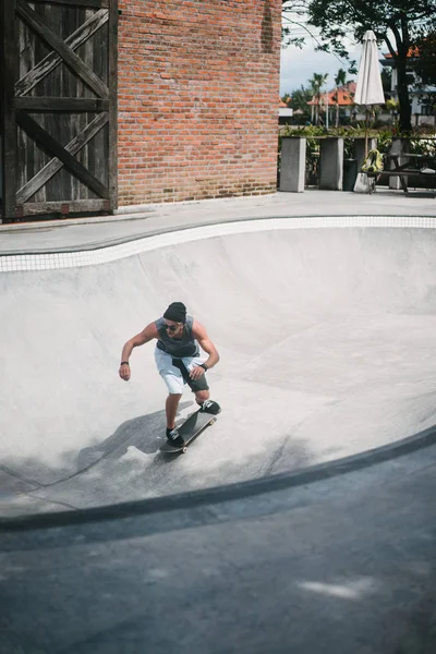 Skateboarding — Free Stock Photo