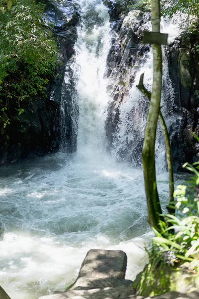 Gitgit vattenfall — Stockfoto