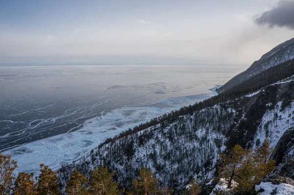 Inverno montagne paesaggio — Foto stock