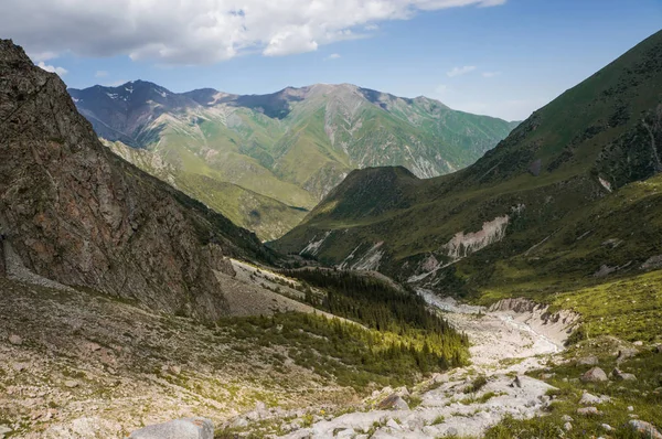 Beautiful rocky mountains — Stock Photo