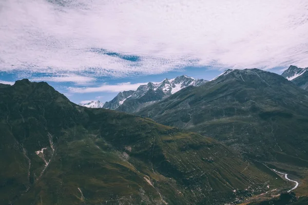 Majestic scenic mountain landscape in Indian Himalayas, Rohtang Pass — Stock Photo