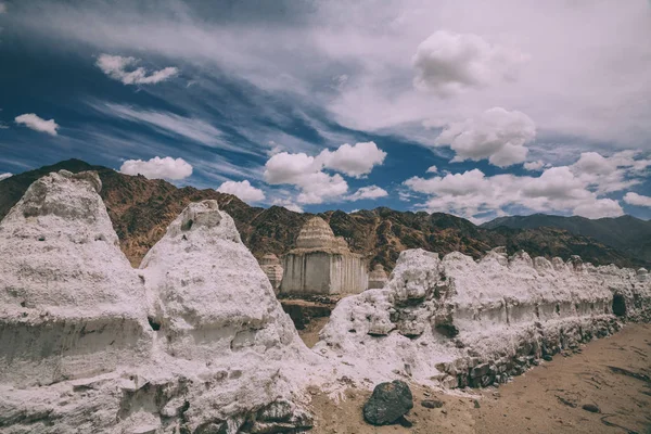 Valle de estupas en Leh, Himalaya india - foto de stock