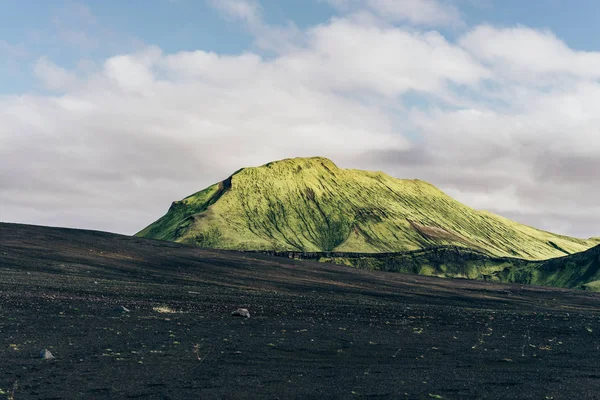 Красивий мальовничий величний ісландський пейзаж — стокове фото
