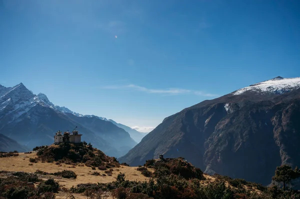 Gebäude auf Berg, Nepal, Sagarmatha, November 2014 — Stockfoto