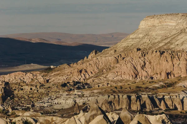 Luftaufnahme des Goreme-Nationalparks, Feenschornsteine, Kappadokien, Türkei — Stockfoto