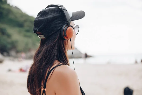 Écouter de la musique — Photo de stock