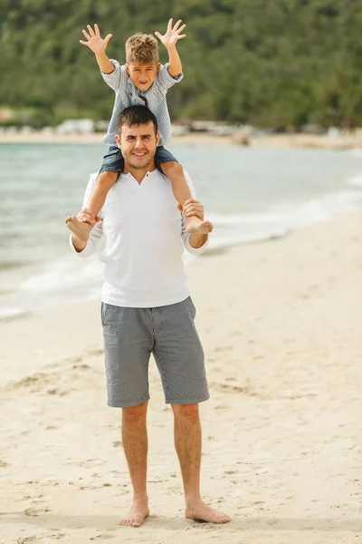 Hijo y padre - foto de stock