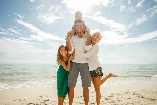 Children and parents — Stock Photo