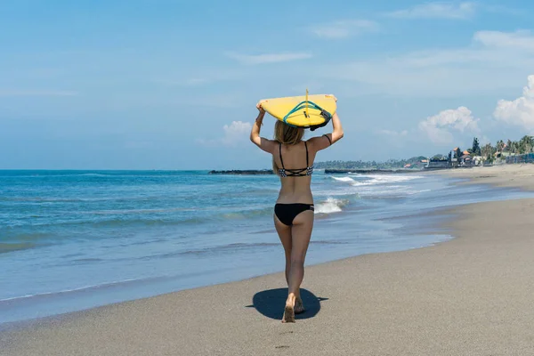 Surfing — Stock Photo